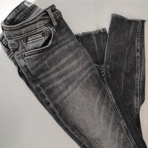 ZARA- USA-4-(26) Darkens Gray Skinny Frayed